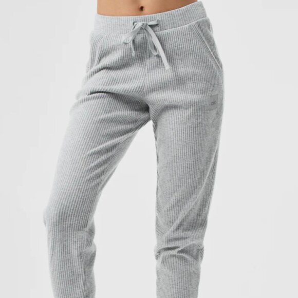 ALO Muse Sweatpants in Athletic Heather Grey size Medium - Picture 2 of 12